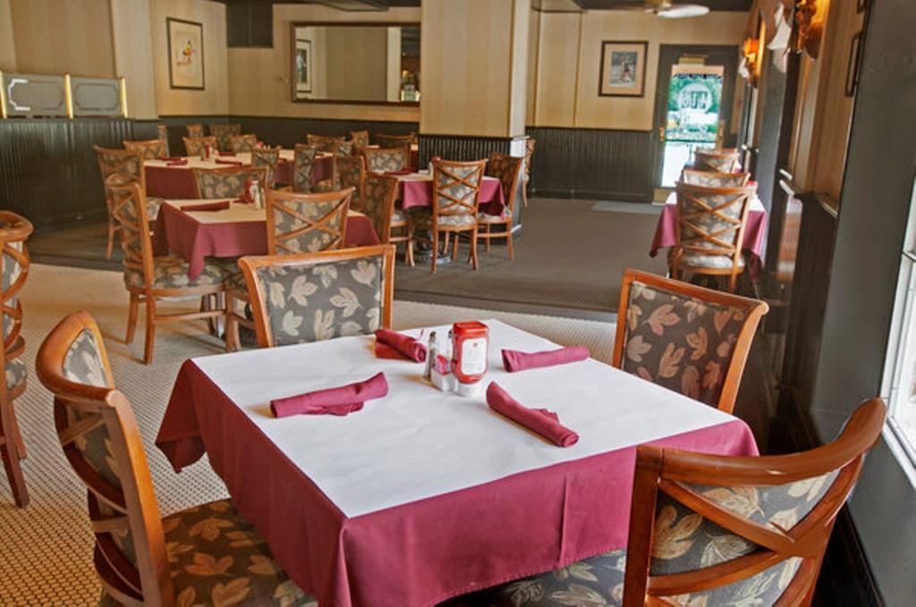 מלון Williamsburg Hospitality House מסעדה תמונה
